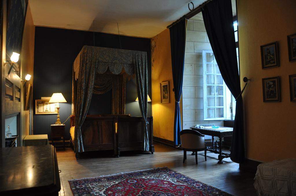 Chateau De Lanquais Bed and Breakfast Exteriör bild
